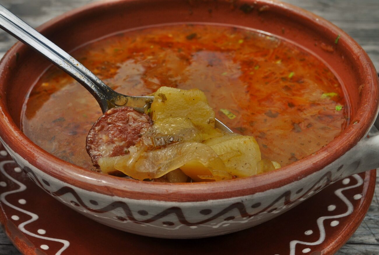 Skābu kāpostu zupa